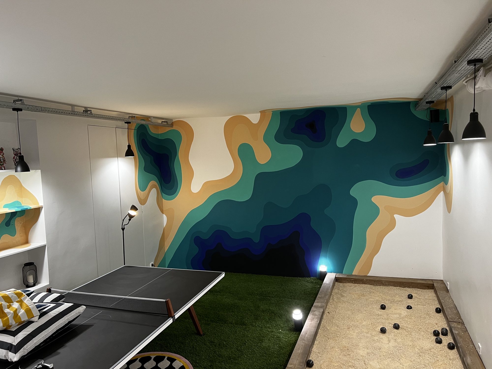 Détail des couleurs — fresque murale No Place Like Work, Paris