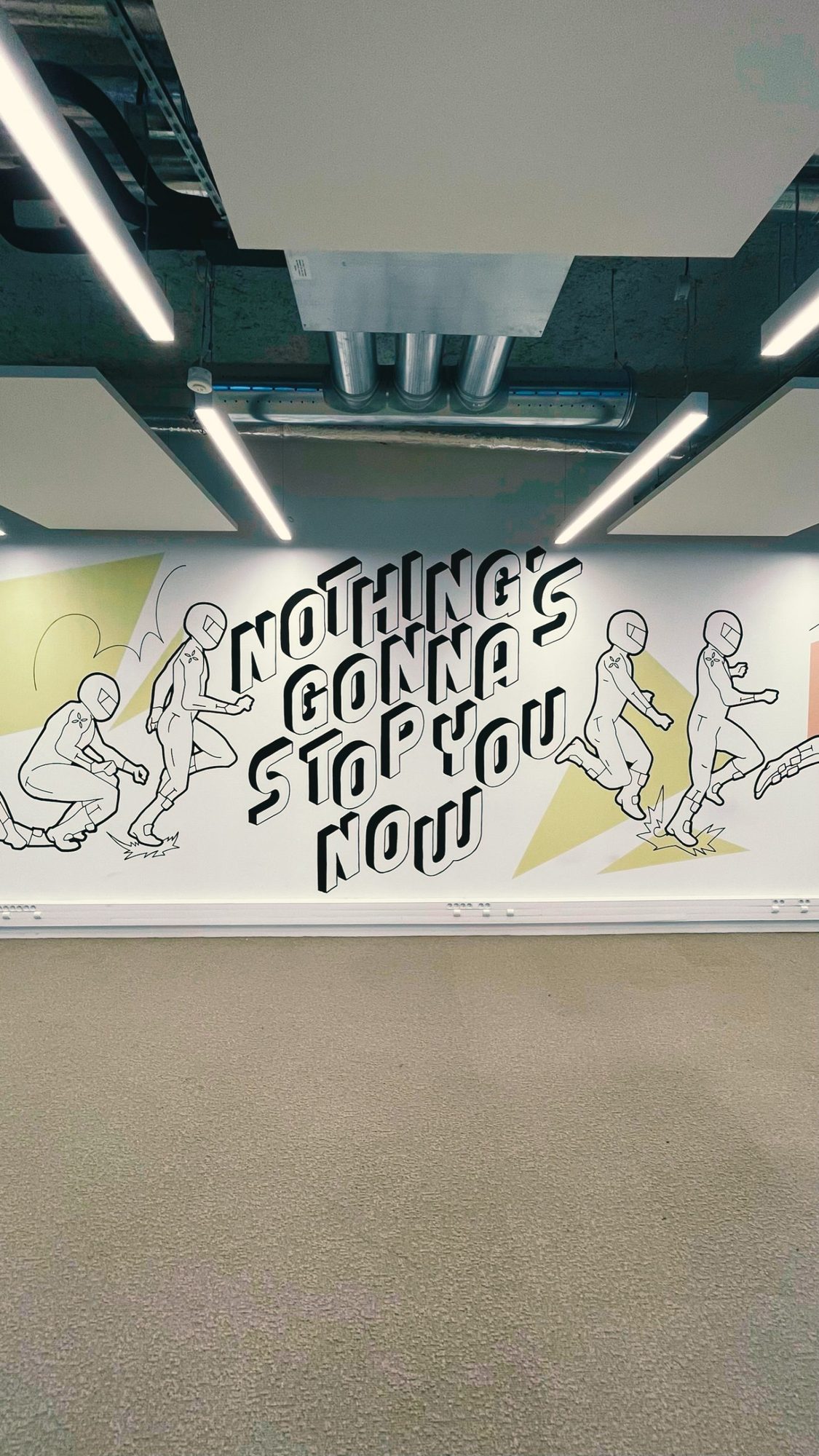 Détail des couleurs — fresque murale Qonto, Paris