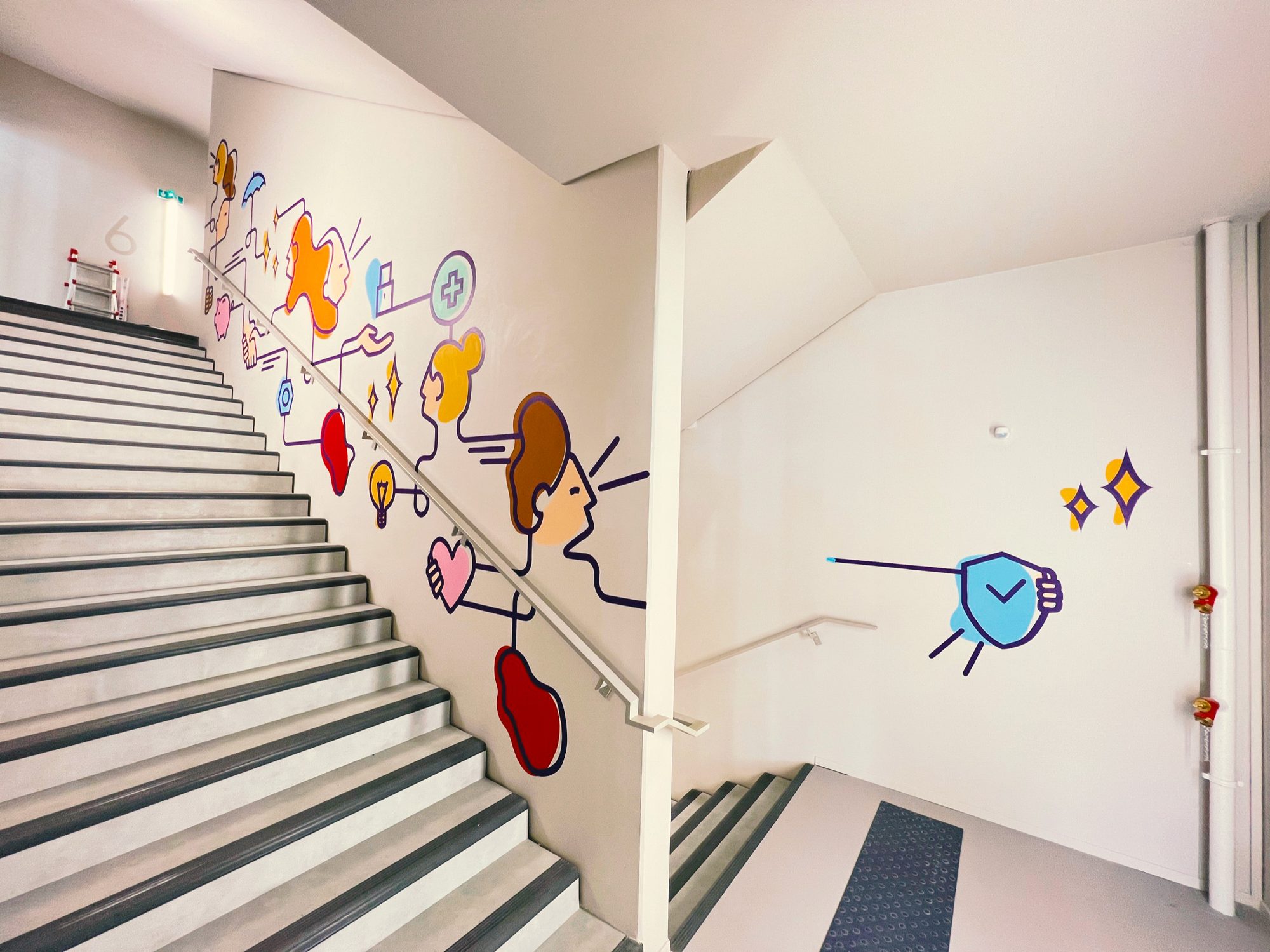 Vue rapprochée — fresque murale Groupe VYV · Doodle, Paris