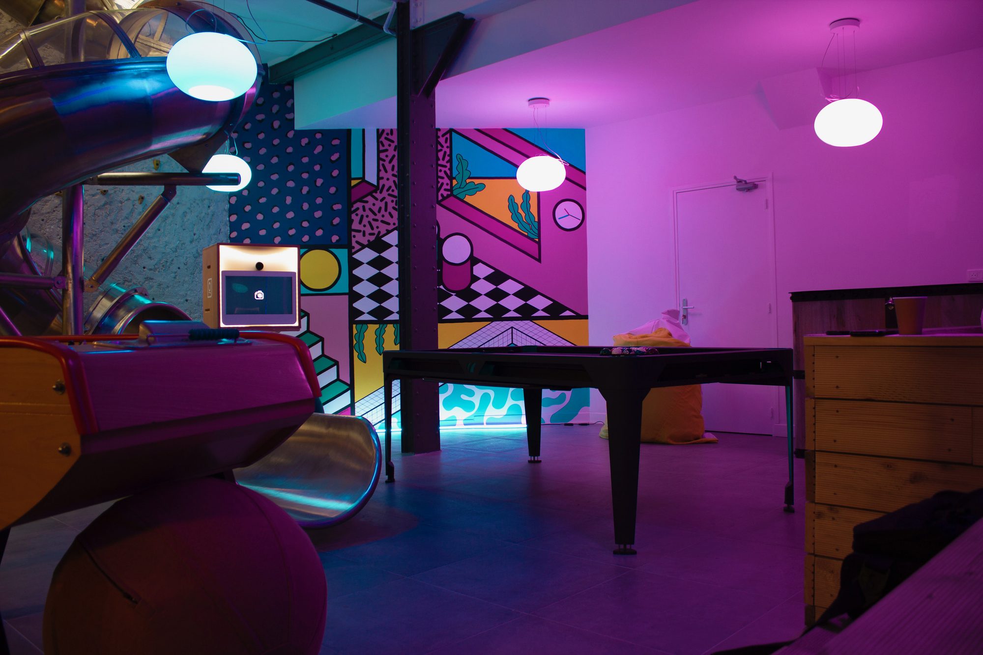 Fresque dans un espace détente « playground ».