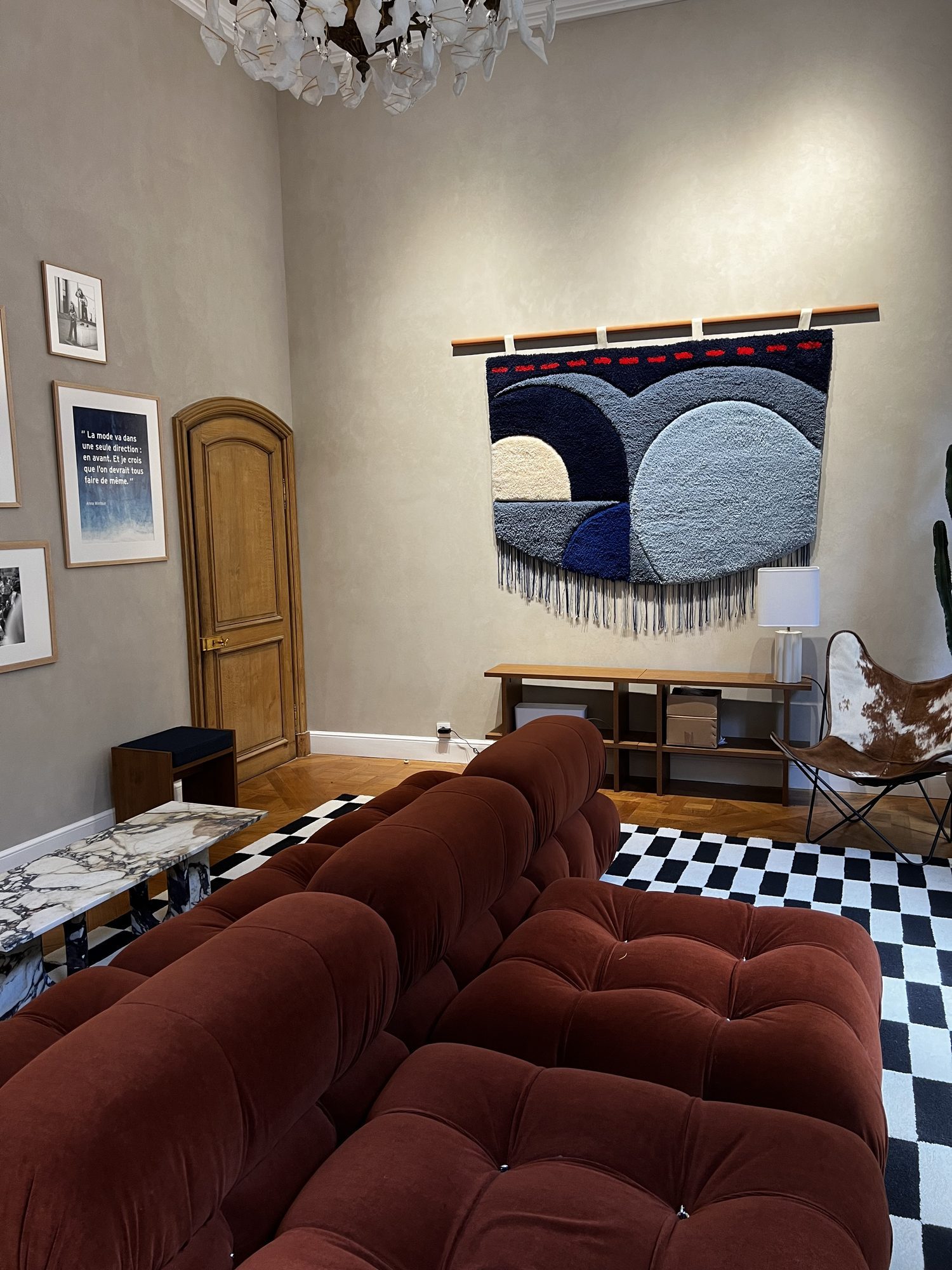 Tapisserie murale pour le showroom Levi’s parisien.