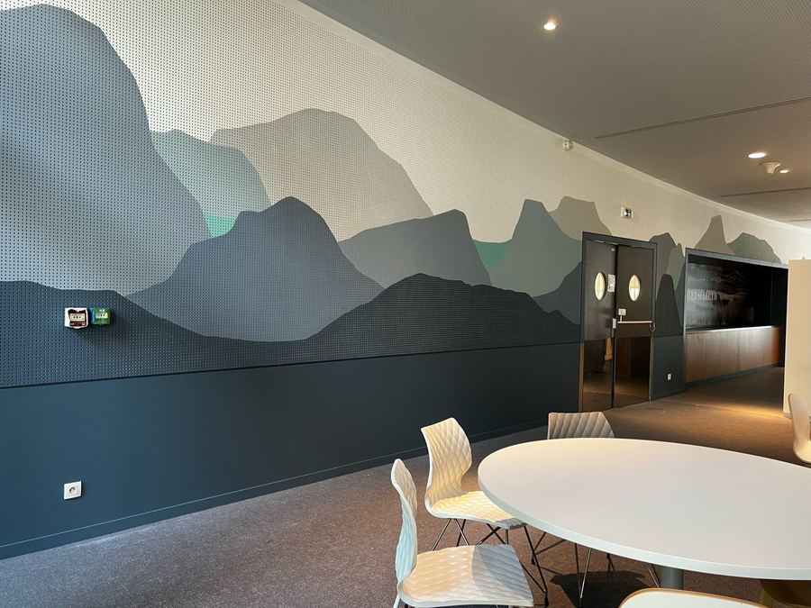 Transformez vos panneaux acoustiques avec des fresques sur mesure — Atelier Nickel Chrome