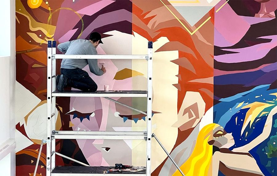 Pourquoi choisir une fresque murale plutôt qu’un papier peint ou un sticker ? — Atelier Nickel Chrome